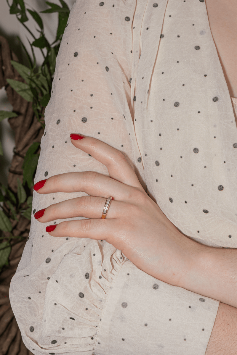 Bague Alliance en or jaune et diamants - Castafiore