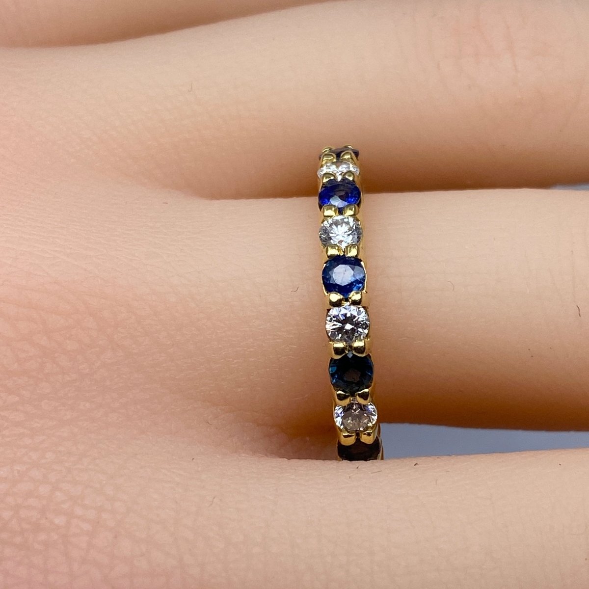 Bague Alliance en or jaune, saphirs et diamants - Castafiore