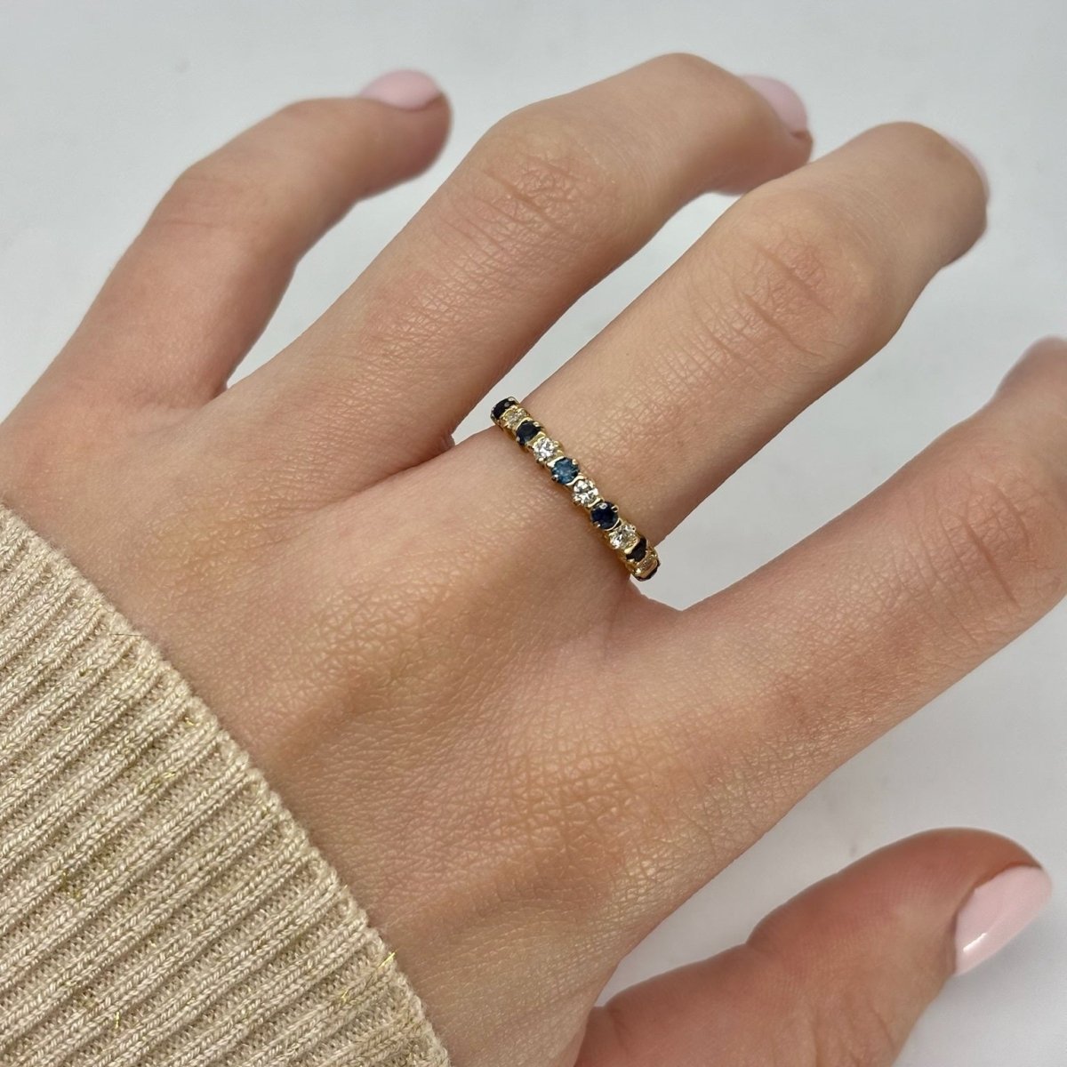 Bague Alliance en or jaune, saphirs et diamants - Castafiore