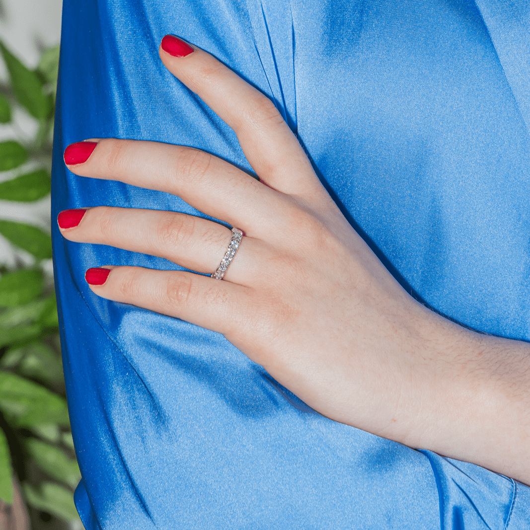 Bague Alliance en platine et diamants - Castafiore