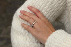 Bague Alliance en platine et diamants - Castafiore