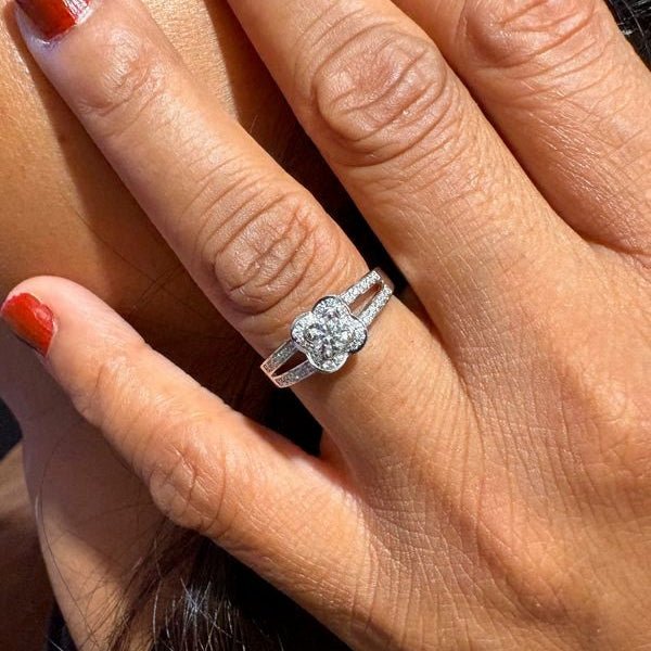 Bague Alliance MAUBOUSSIN "Chance of Love N°2" en or blanc et diamants - Castafiore