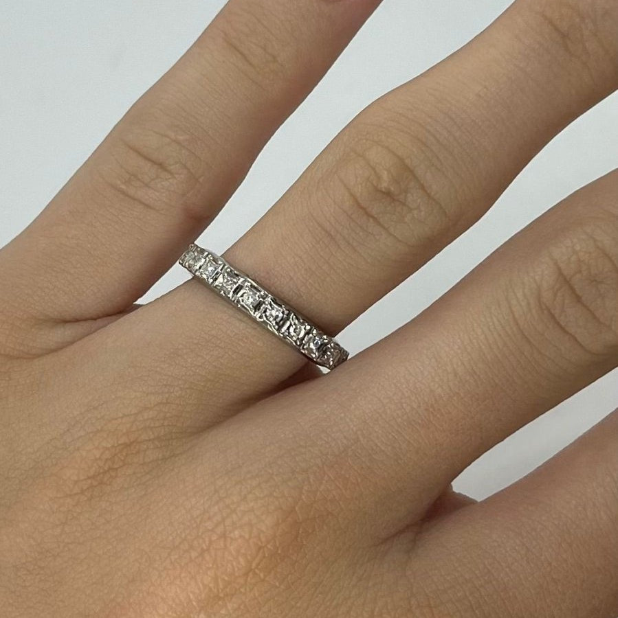 Bague Alliance tour complet en or blanc et diamants - Castafiore