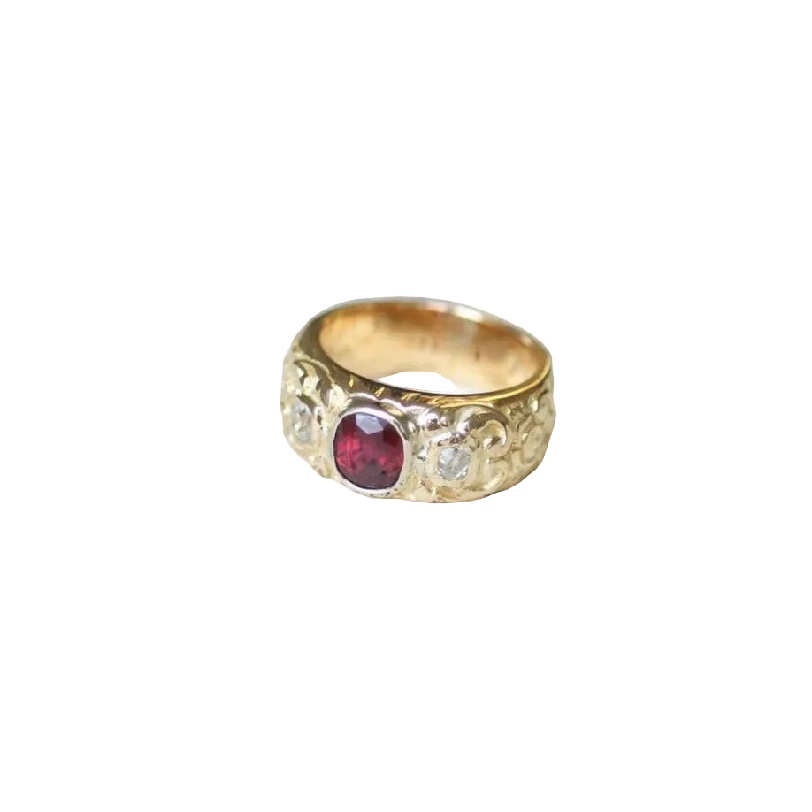 Bague ANCIENNE Bandeau en or jaune rubis et diamants - Castafiore