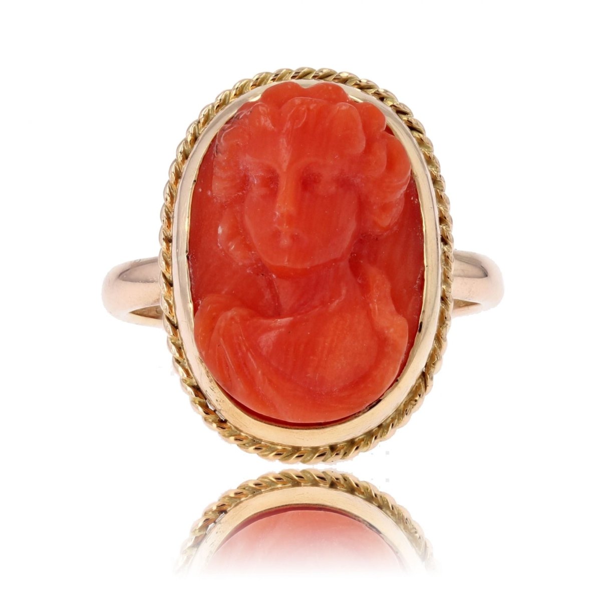 Bague ancienne camée corail et or - Castafiore
