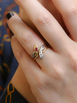 Bague ancienne deux serpents en or, diamant et rubis - XIXe siècle - Castafiore