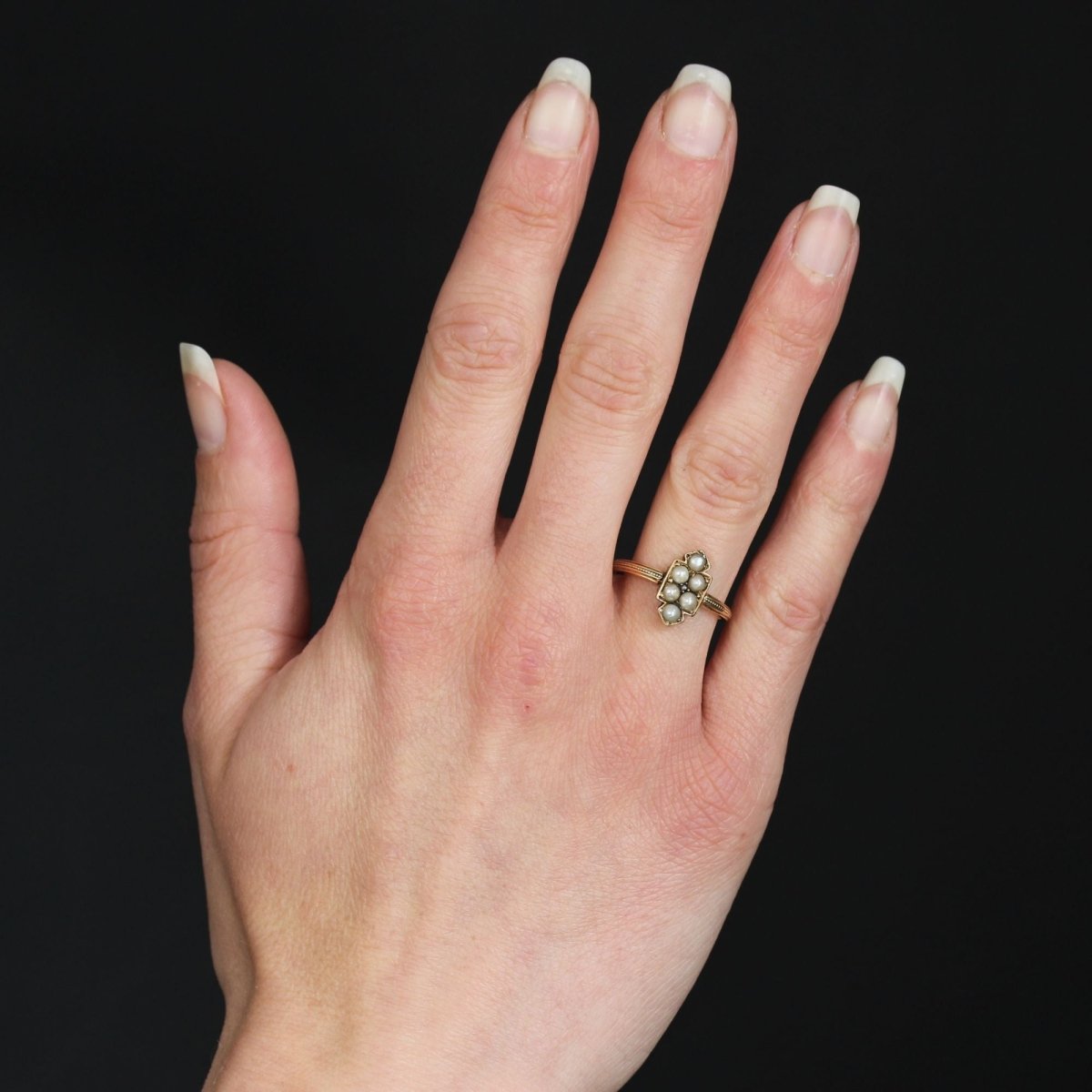 Bague ancienne écusson et perles fines - Castafiore