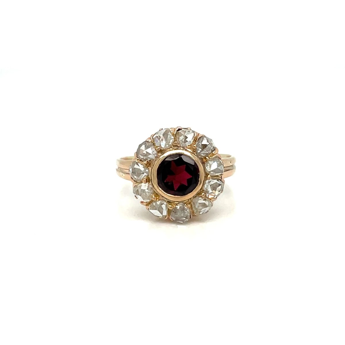 Bague ancienne en or à grenat et diamant - Castafiore