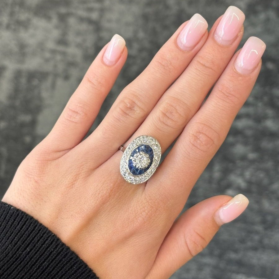 Bague ANCIENNE en or blanc saphirs et diamants - Castafiore