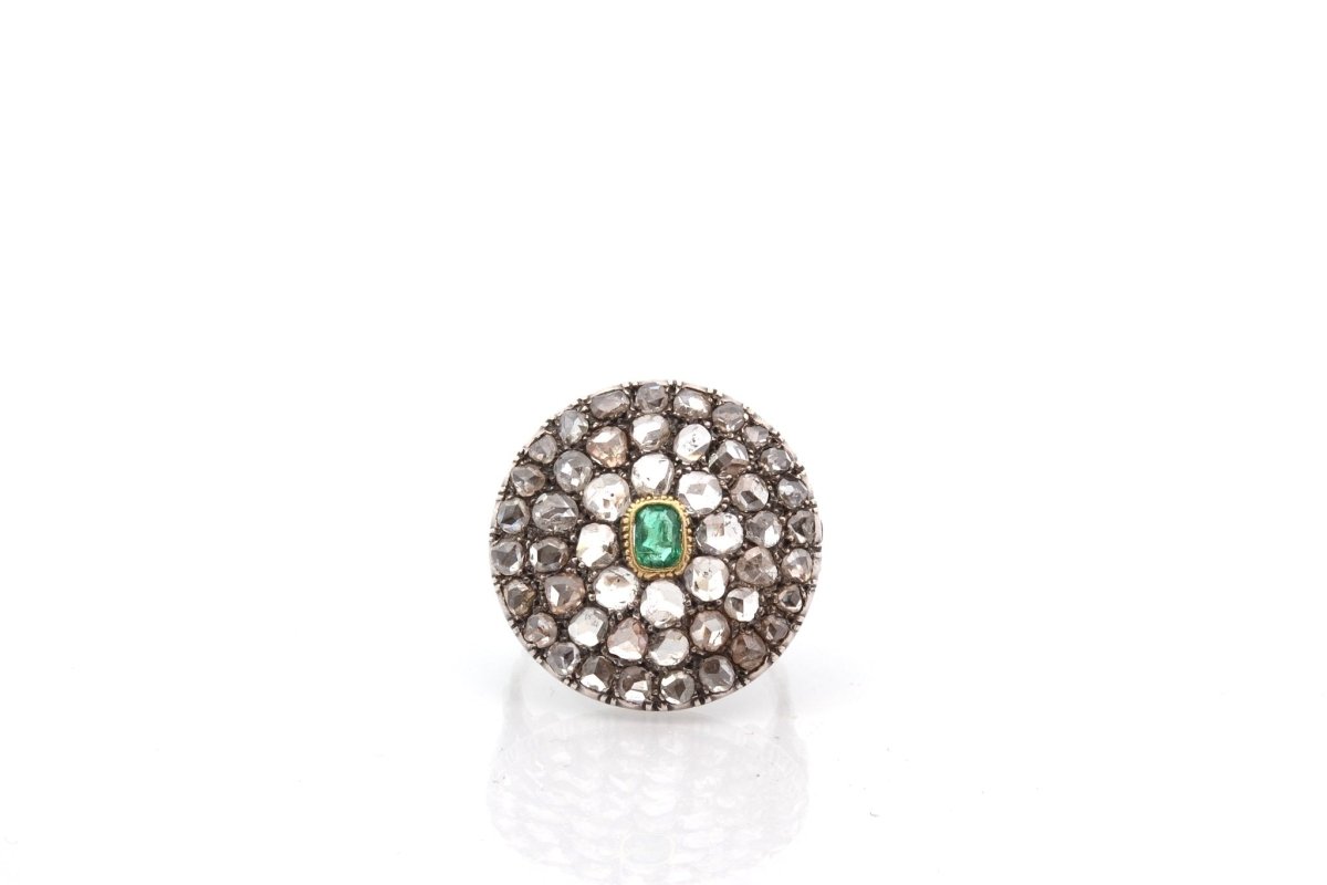 Ring old emerald and roses from diamonds
