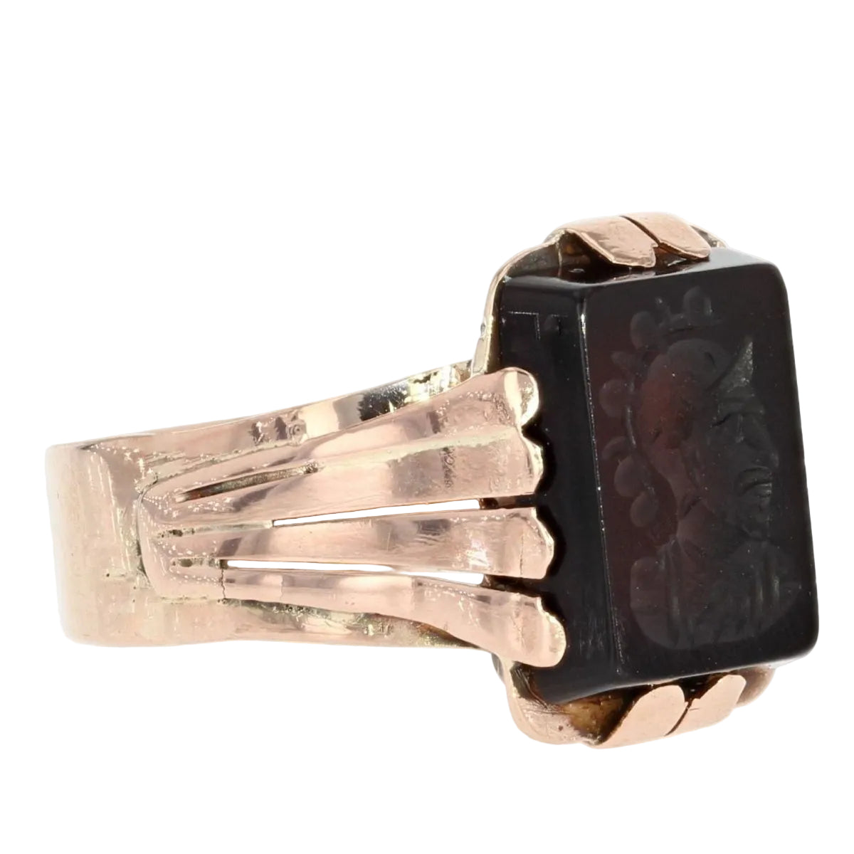 Bague ancienne en or et intaille - Castafiore