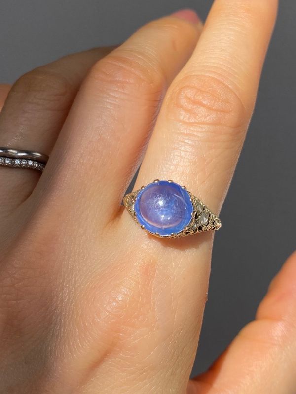 Bague ancienne en or jaune 14k et saphir - Castafiore