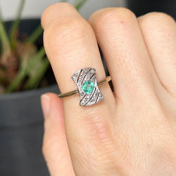 Bague ancienne en or jaune 18k et émeraude - Castafiore