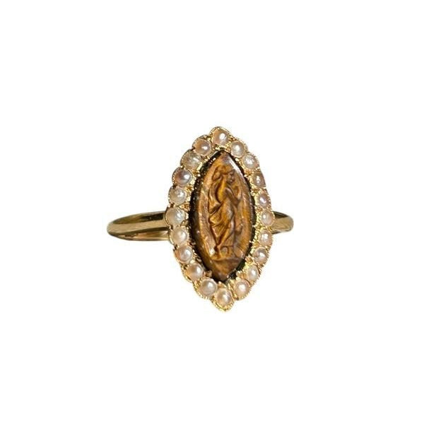 Bague ancienne en or jaune 18k œil de tigre et perles - Castafiore