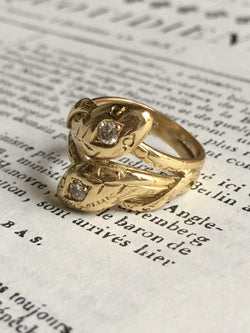 Bague ancienne en or jaune 18K représentant deux serpents - Castafiore