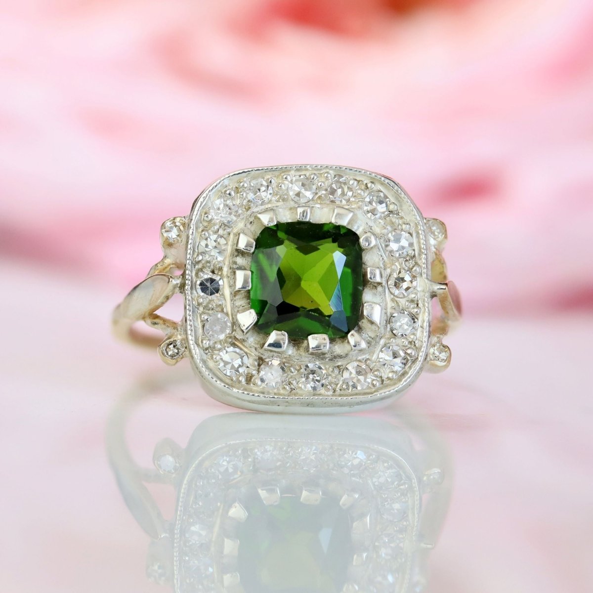 Ring peridot and diamonds former