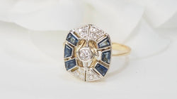 Bague ancienne en or jaune, saphirs et diamants - Castafiore