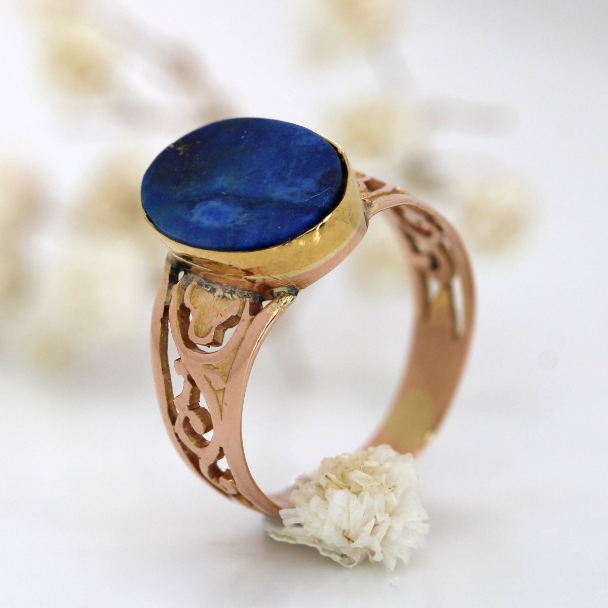 Bague ANCIENNE en or rose et lapis - lazuli - Castafiore