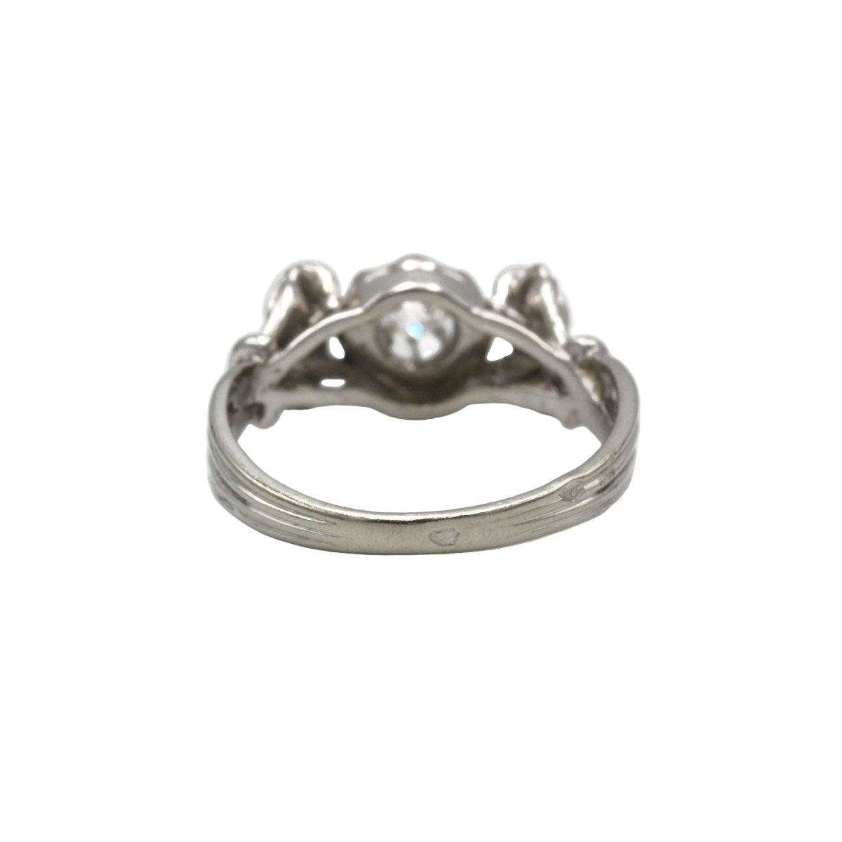 Bague ANCIENNE entrelacs en or blanc et diamant - Castafiore