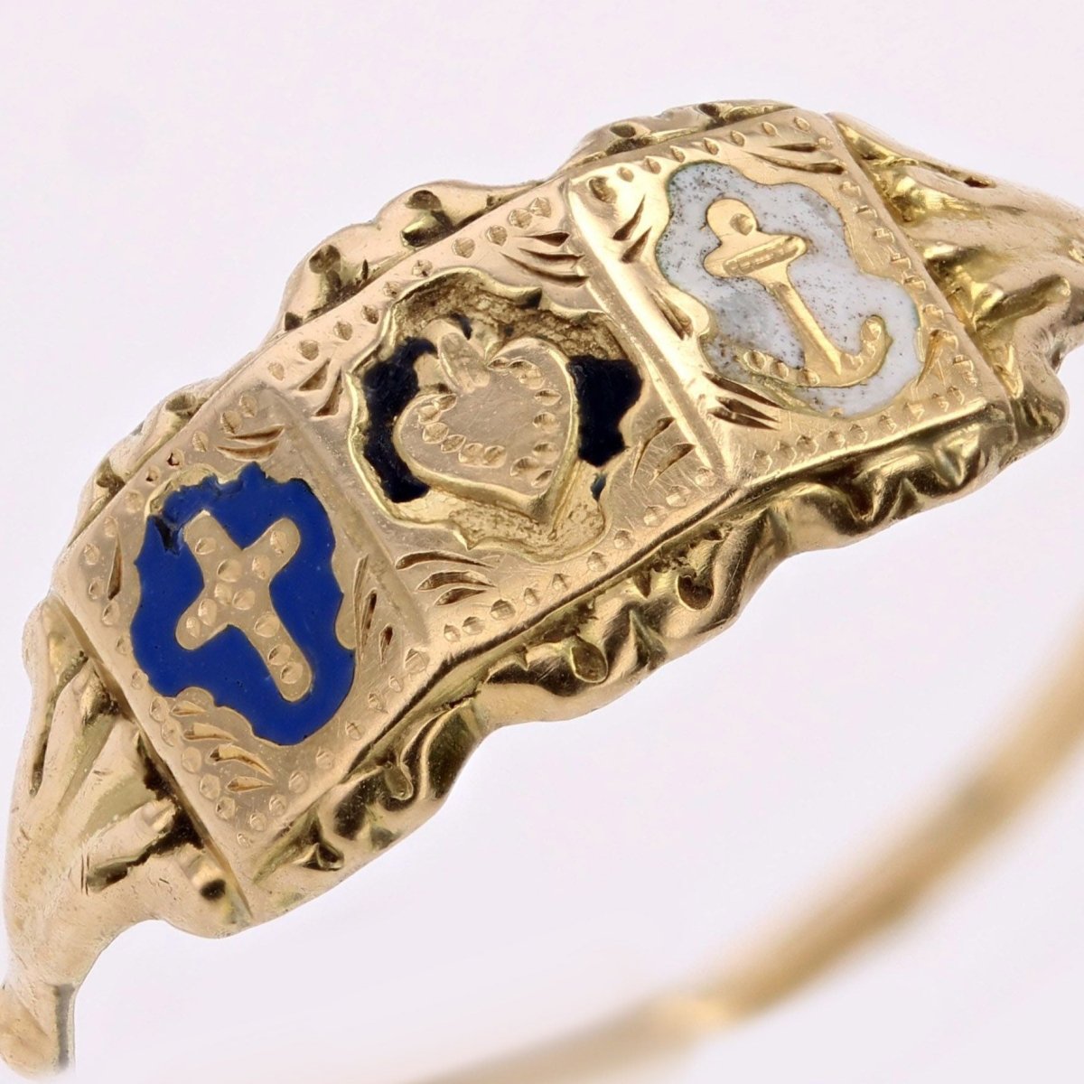 Bague ANCIENNE Foi en or jaune - Castafiore