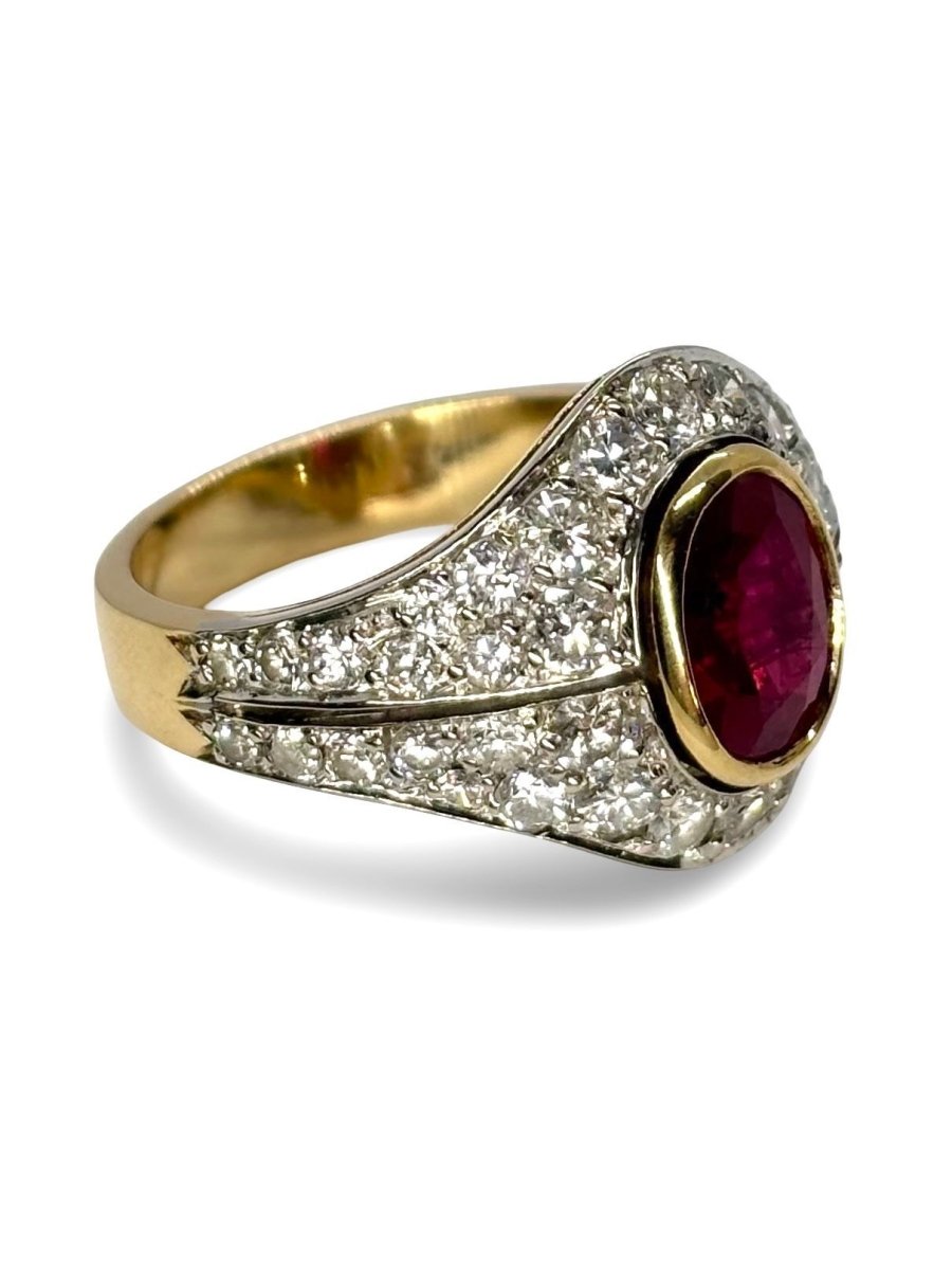 Bague ancienne or jaune rubis 1,5 ct et diamants 1 ct - Castafiore