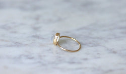 Bague ancienne pierre de lune sur or jaune - Castafiore