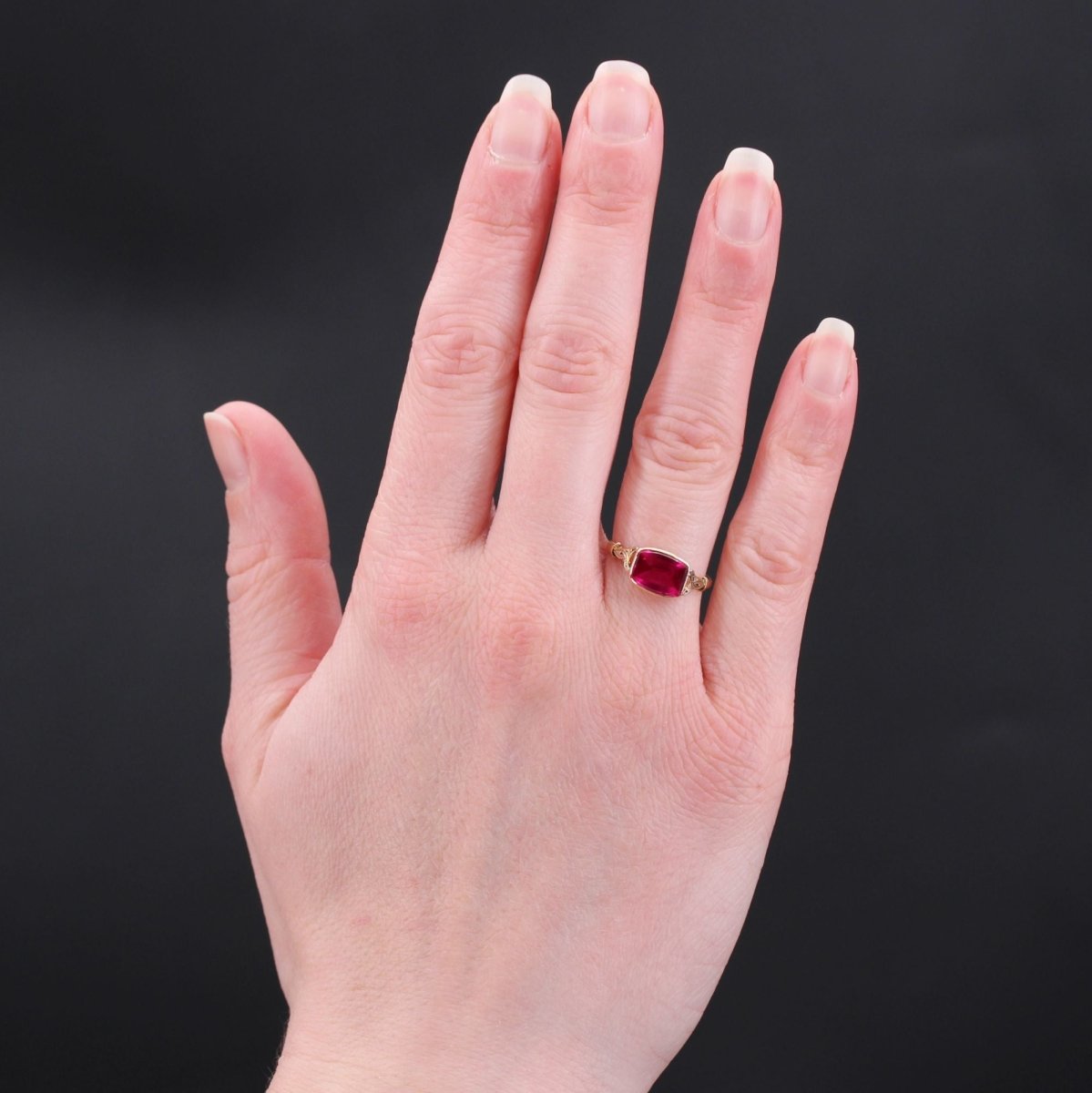Bague ancienne rubis de synthèse et or - Castafiore