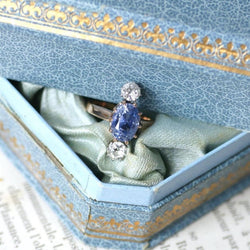 Bague Ancienne Saphir de Ceylan Non Chauffé et Diamants sur Or Rose - Castafiore