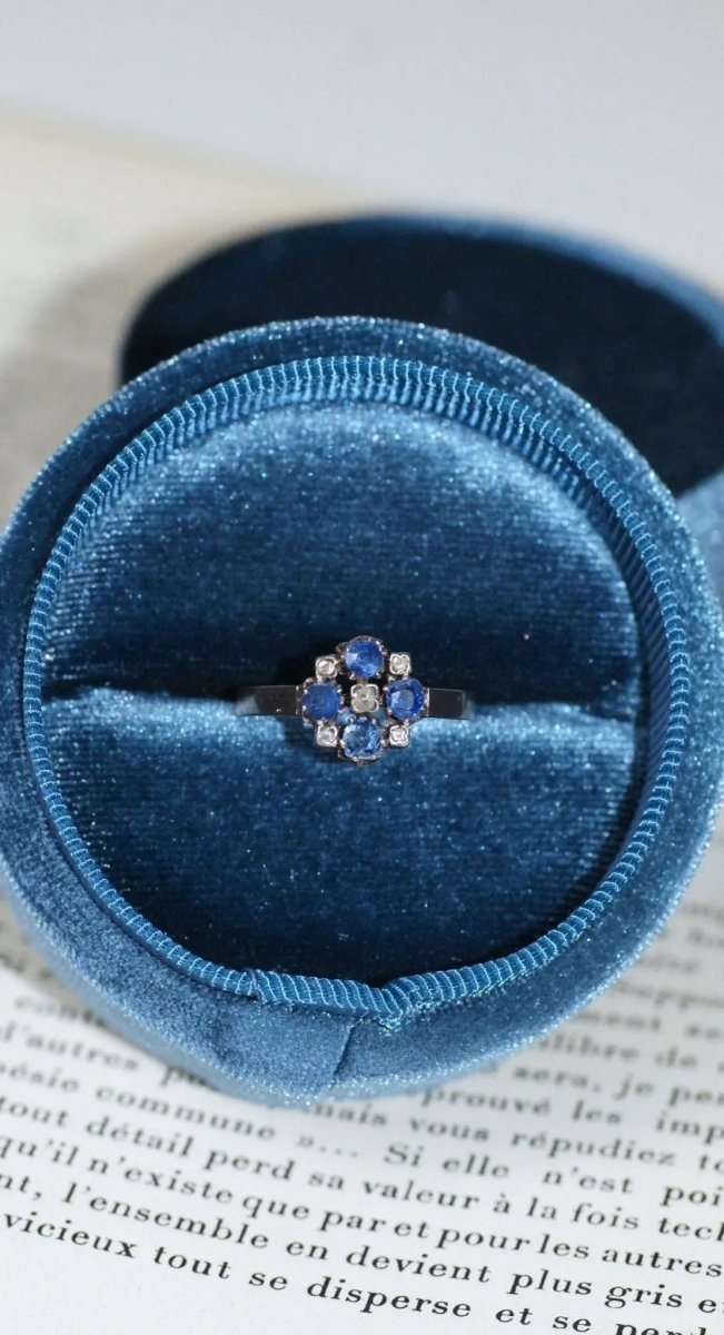 Bague ancienne saphirs et diamants sur or rose - Castafiore