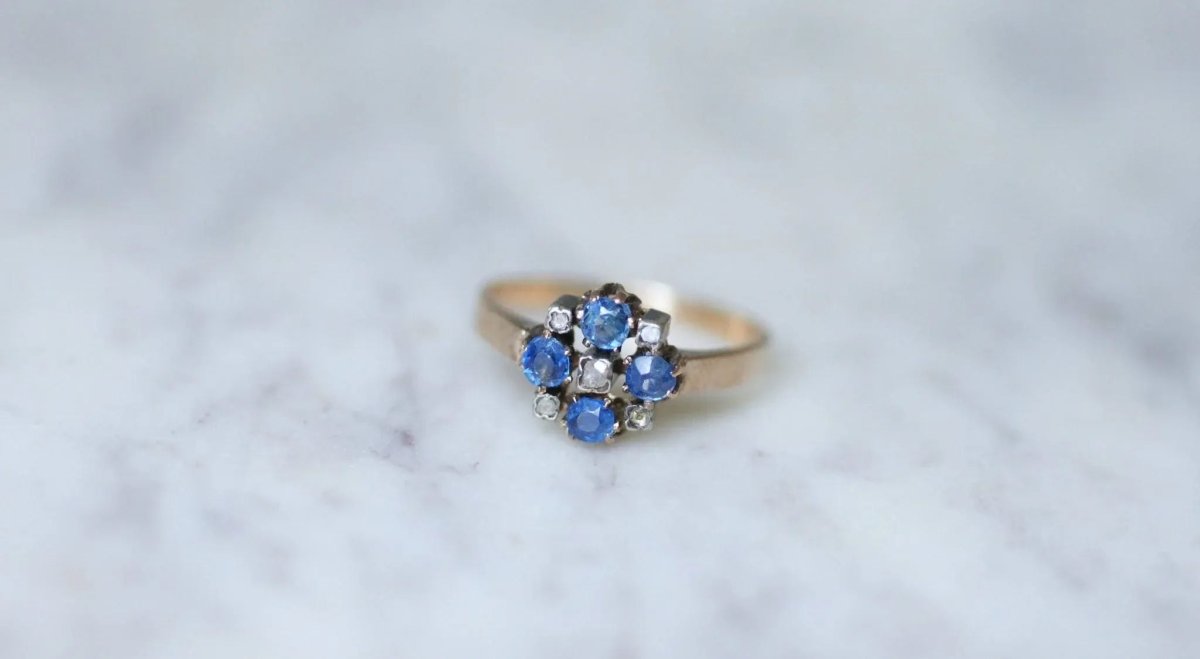 Bague ancienne saphirs et diamants sur or rose - Castafiore