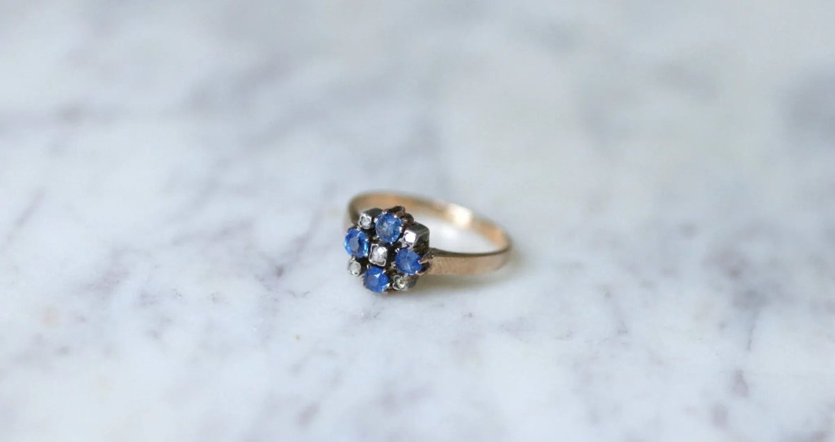 Bague ancienne saphirs et diamants sur or rose - Castafiore