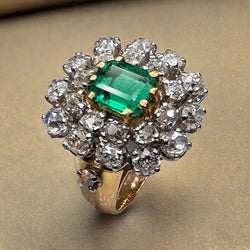 Bague ancienne sertie d’une émeraude colombienne de 1.26 carat et de diamants. - Castafiore