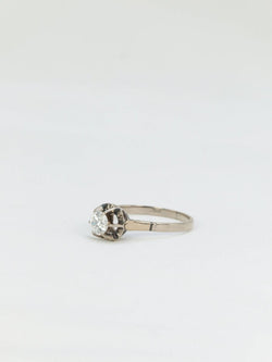 Bague ancienne solitaire en or blanc et diamant - Castafiore