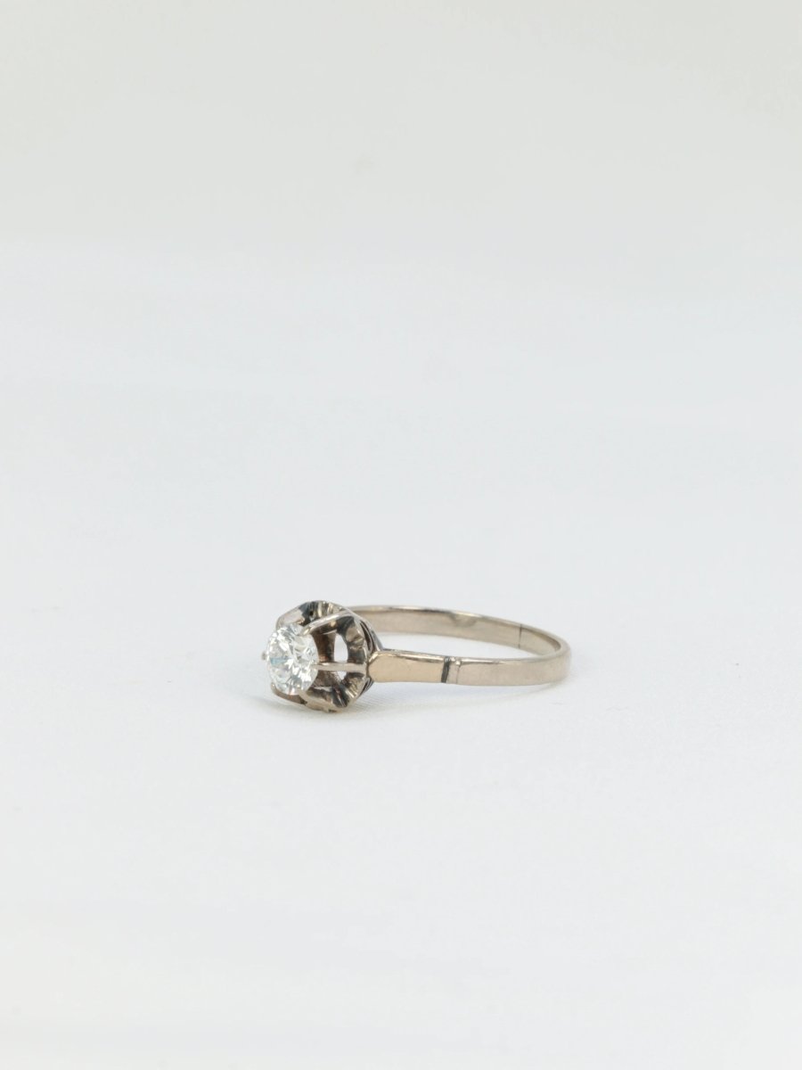 Bague ancienne solitaire en or blanc et diamant - Castafiore