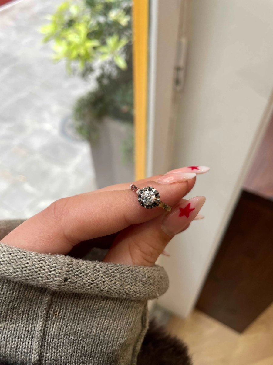 Bague ancienne solitaire en or blanc et diamant - Castafiore