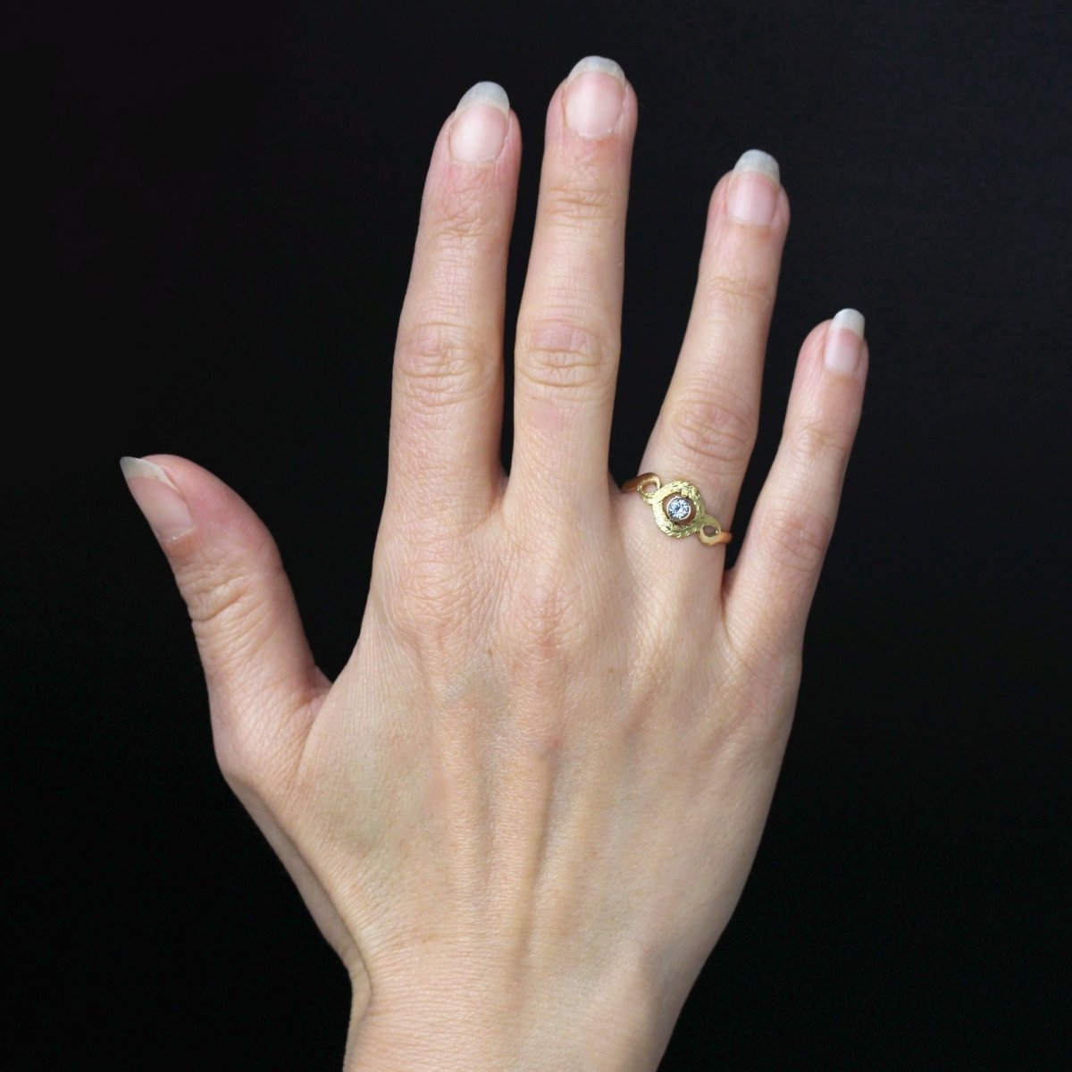 Bague ANCIENNE Tourbillon en or jaune et saphir - Castafiore