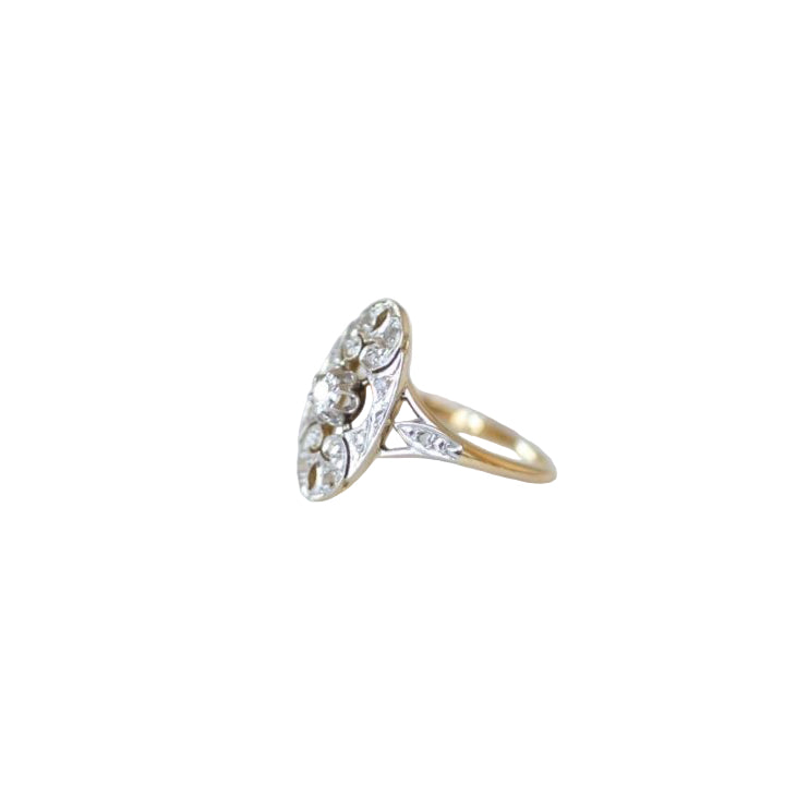 Bague Art Deco Arabesques Ovale Diamants - Castafiore
