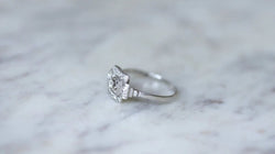 Bague Art Deco carrée diamants - Castafiore