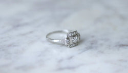 Bague Art Deco carrée diamants - Castafiore