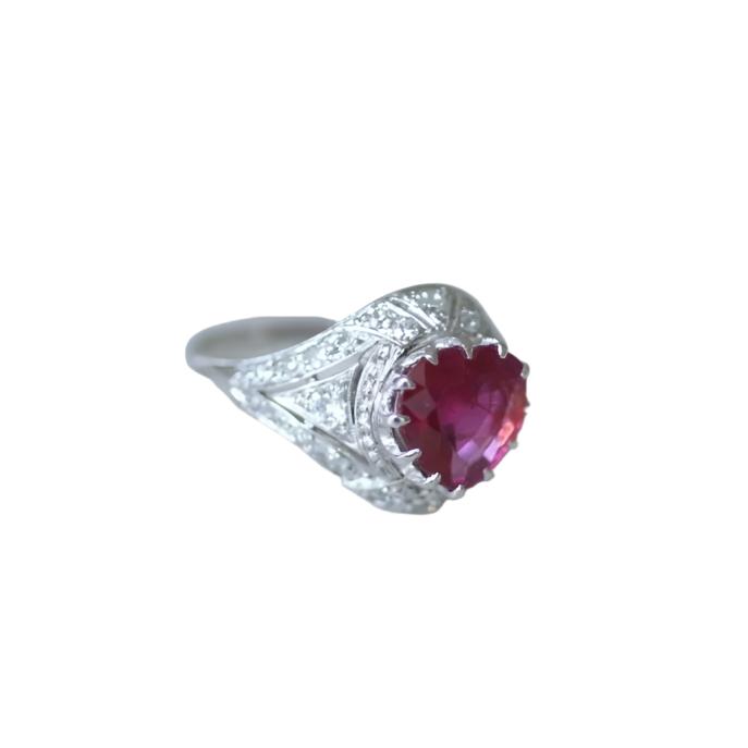 Bague Art Déco Coeur Rubis Birman et Diamants - Castafiore