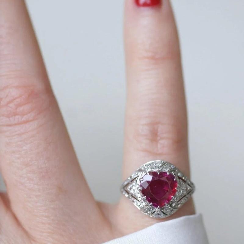 Bague Art Déco Coeur Rubis Birman et Diamants - Castafiore