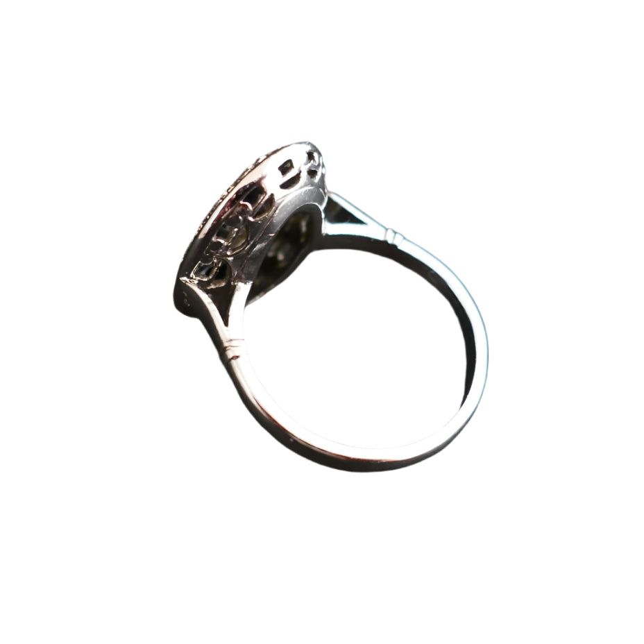 Bague Art Déco Diamants Et Saphirs Calibrés, Platine. - Castafiore