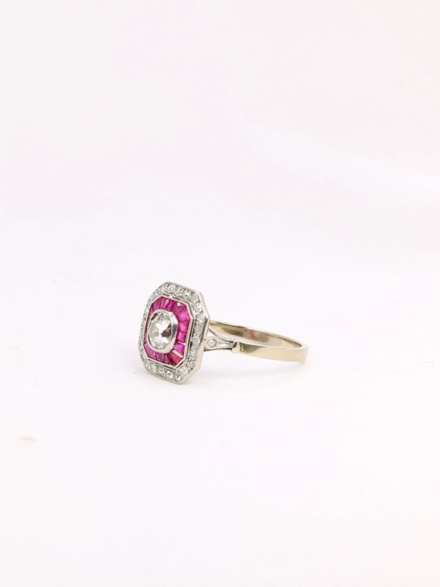Bague Art Deco diamants taille ancienne rubis calibrés - Castafiore