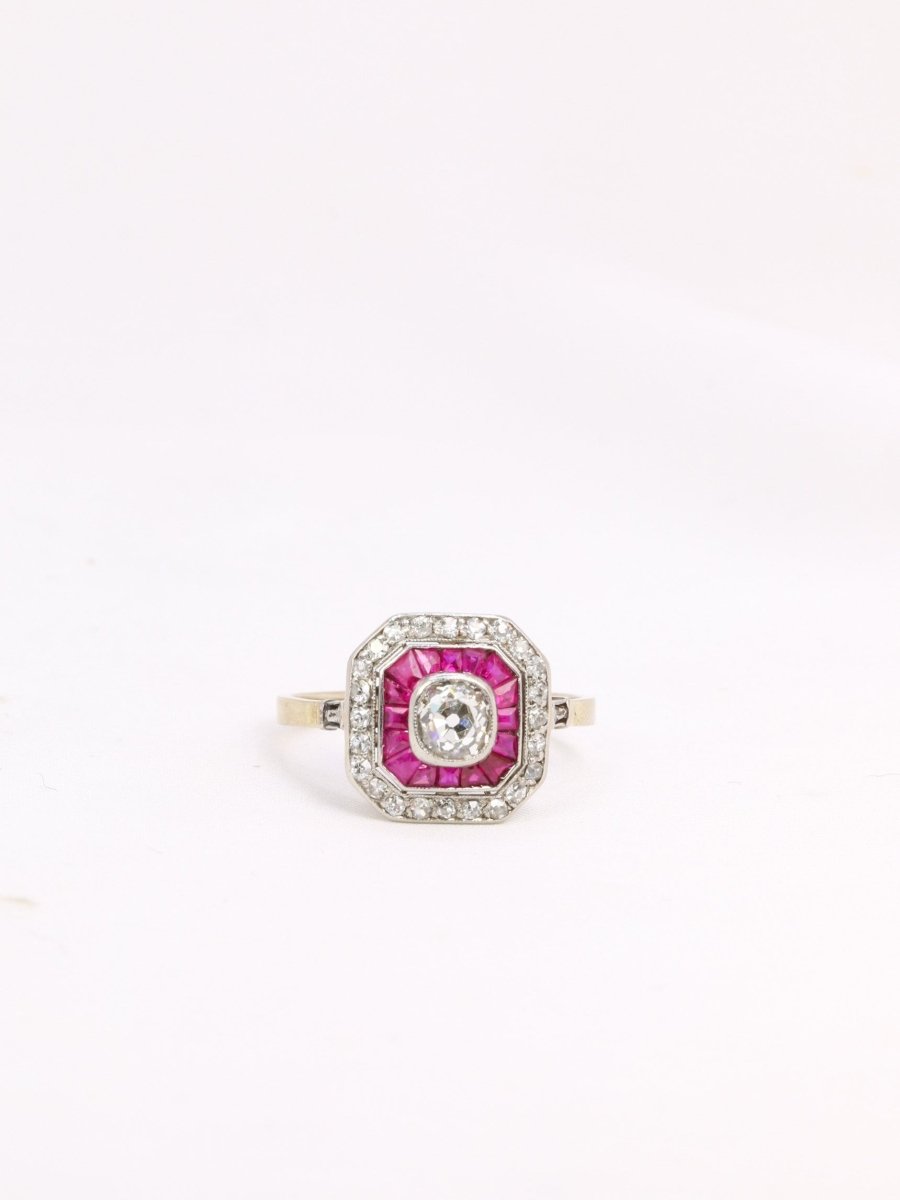 Bague Art Deco diamants taille ancienne rubis calibrés - Castafiore