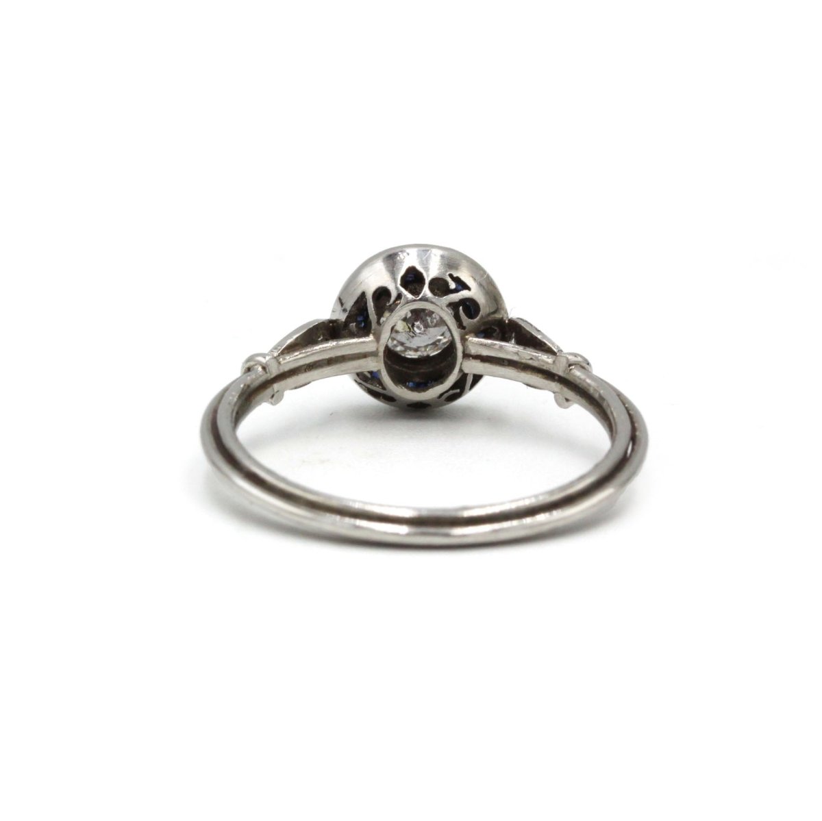 Bague ART DECO Diamants taille anciennes saphirs calibrés en platine - Castafiore