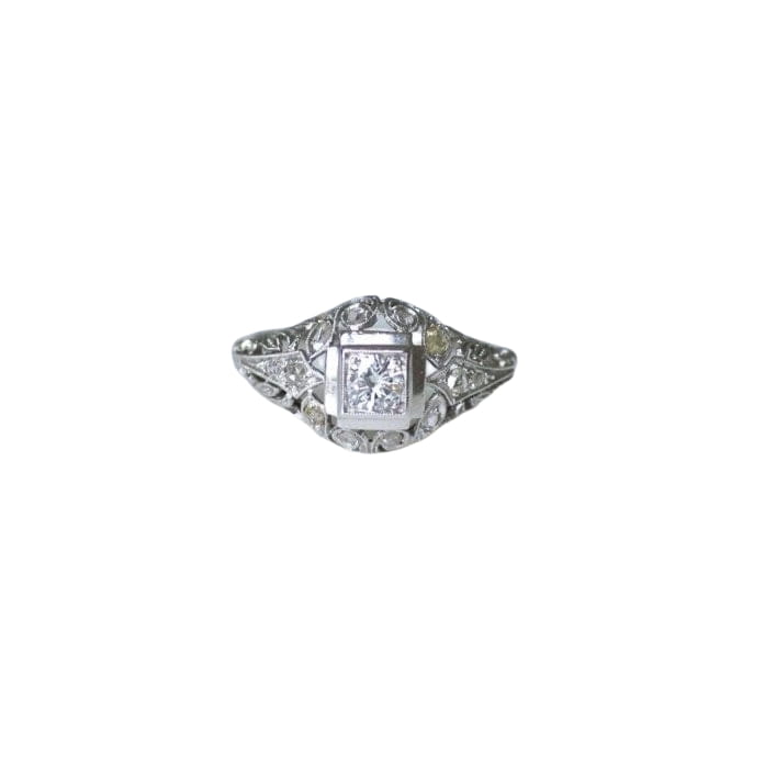 Bague Art Deco Dôme Ajouré Diamants - Castafiore