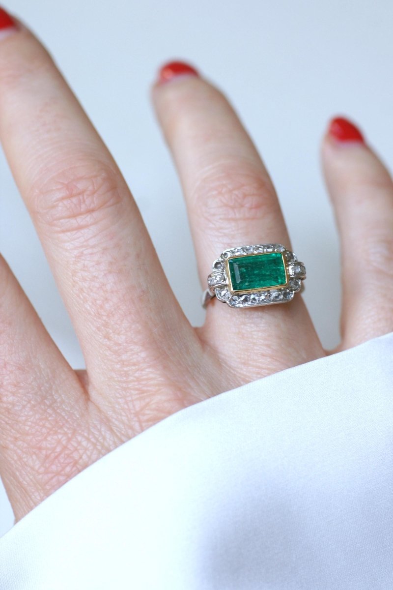 Bague Art déco Emeraude Colombienne 1.70 Cts et diamants - Castafiore