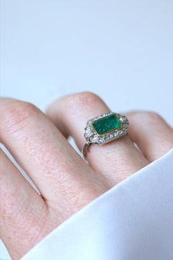Bague Art déco Emeraude Colombienne 1.70 Cts et diamants - Castafiore