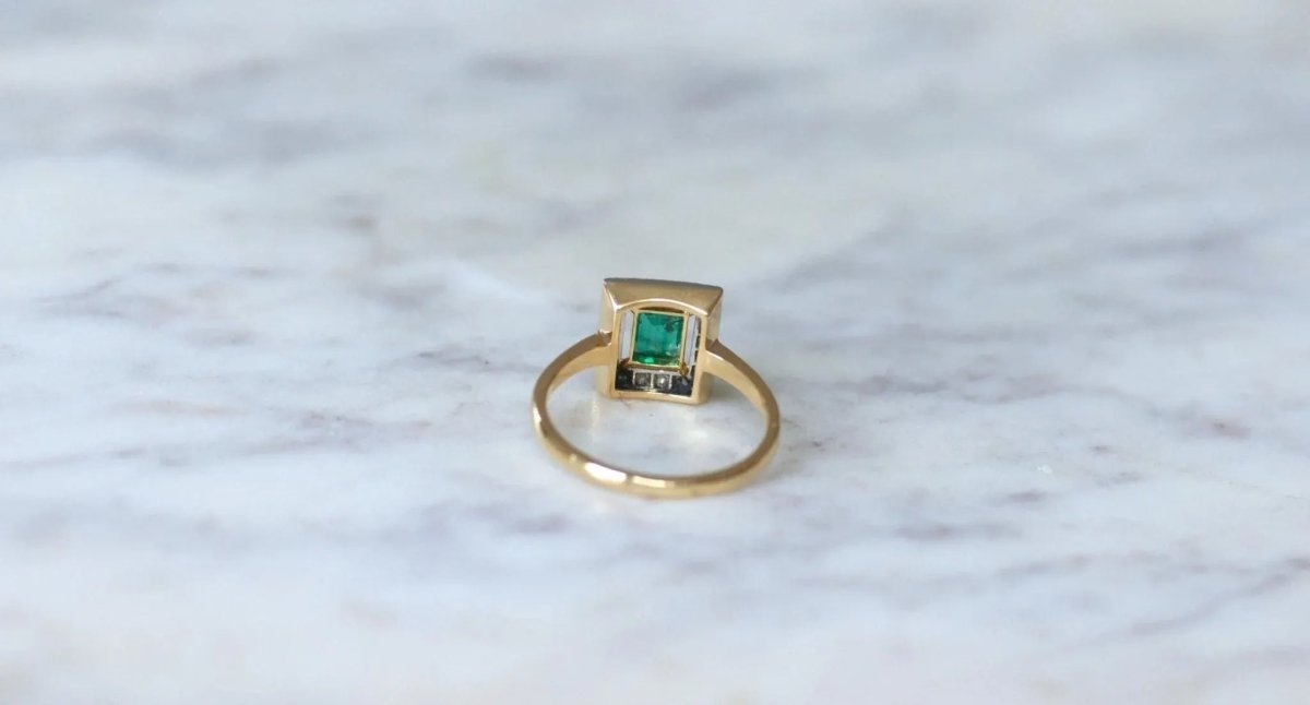Bague Art Déco Emeraude et diamants - Castafiore