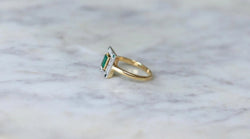Bague Art Déco Emeraude et diamants - Castafiore